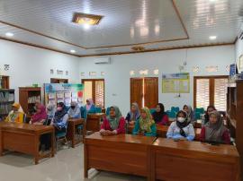 Bertemu Dengan Pendidik PAUD, Lurah Tepus Salurkan Insentif Untuk Dua Bulan